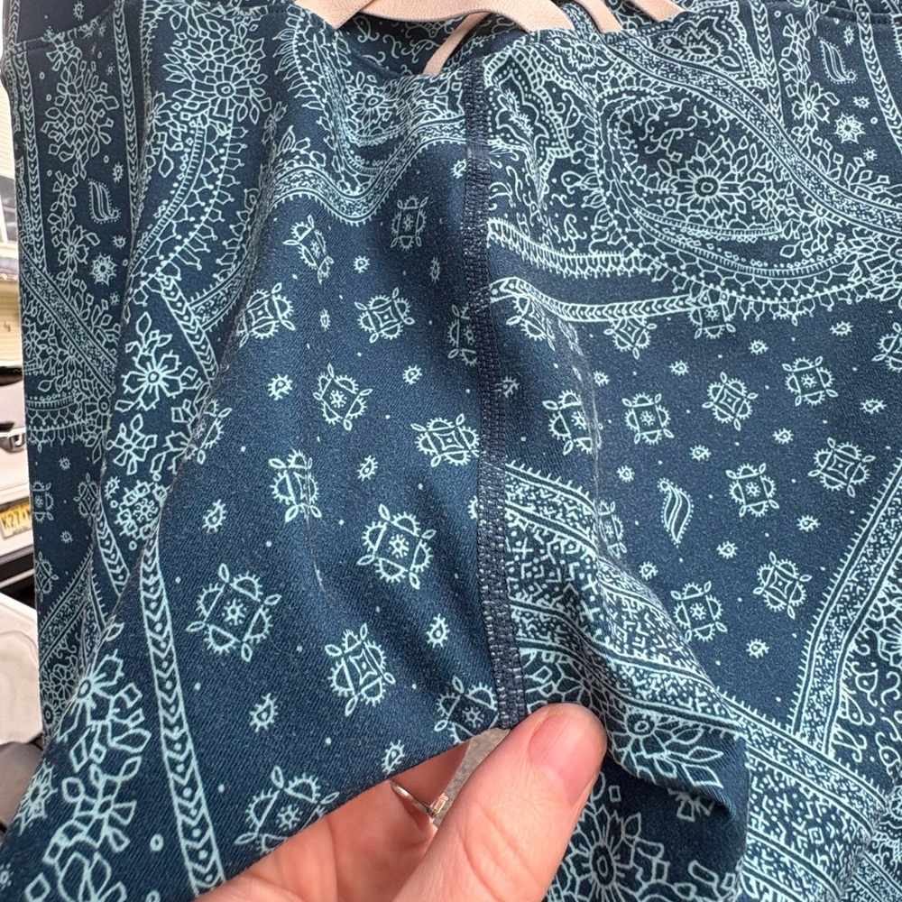 Fabletics Blue Patterned Matching Athletic Set - image 7